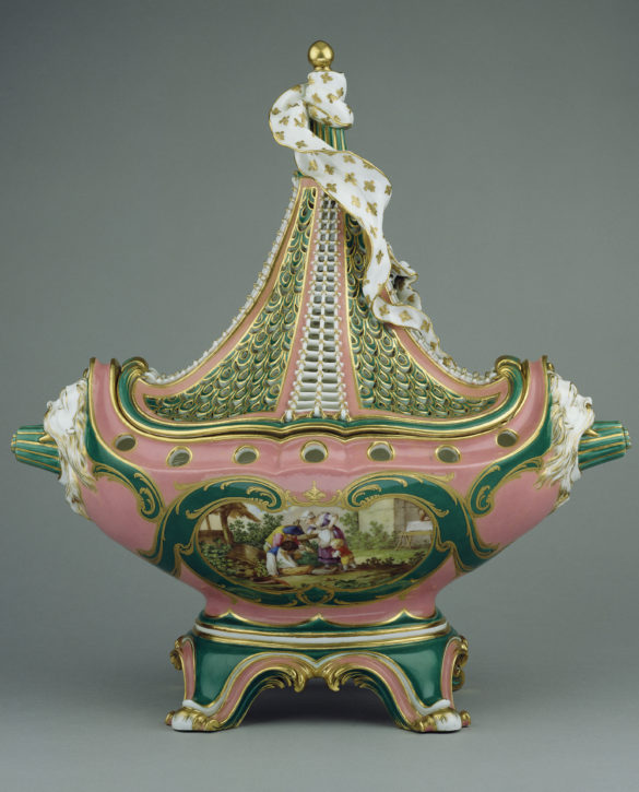Lidded pot-pourri vase or ‘pot-pourri vaisseau à mat’, Sèvres, c. 1760. (The J. Paul Getty Museum, Los Angeles, Inv. no. 75.DE.11)
